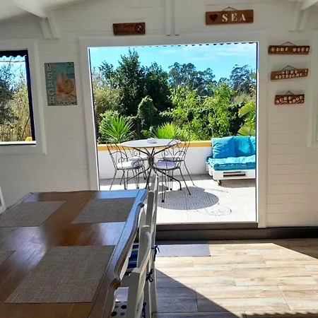 Σπίτι διακοπών Charming House In With Private Garden Figueira da Foz