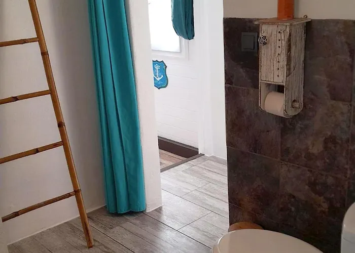 Charming House In With Private Garden * Figueira da Foz