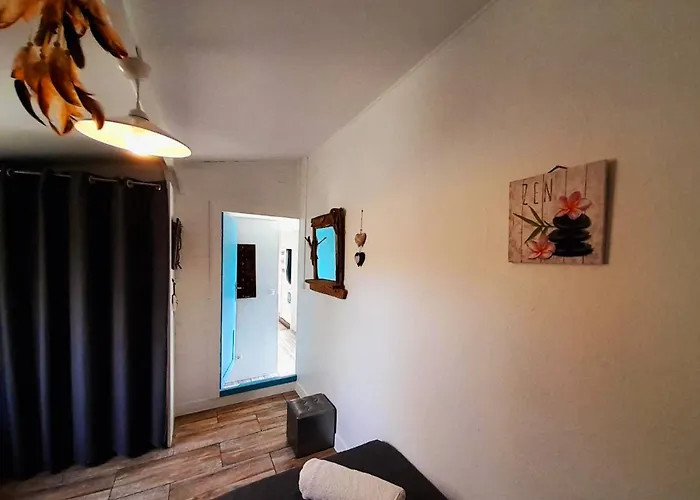 Feriehus Charming House In With Private Garden *