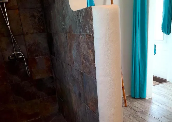 Feriehus Charming House In With Private Garden